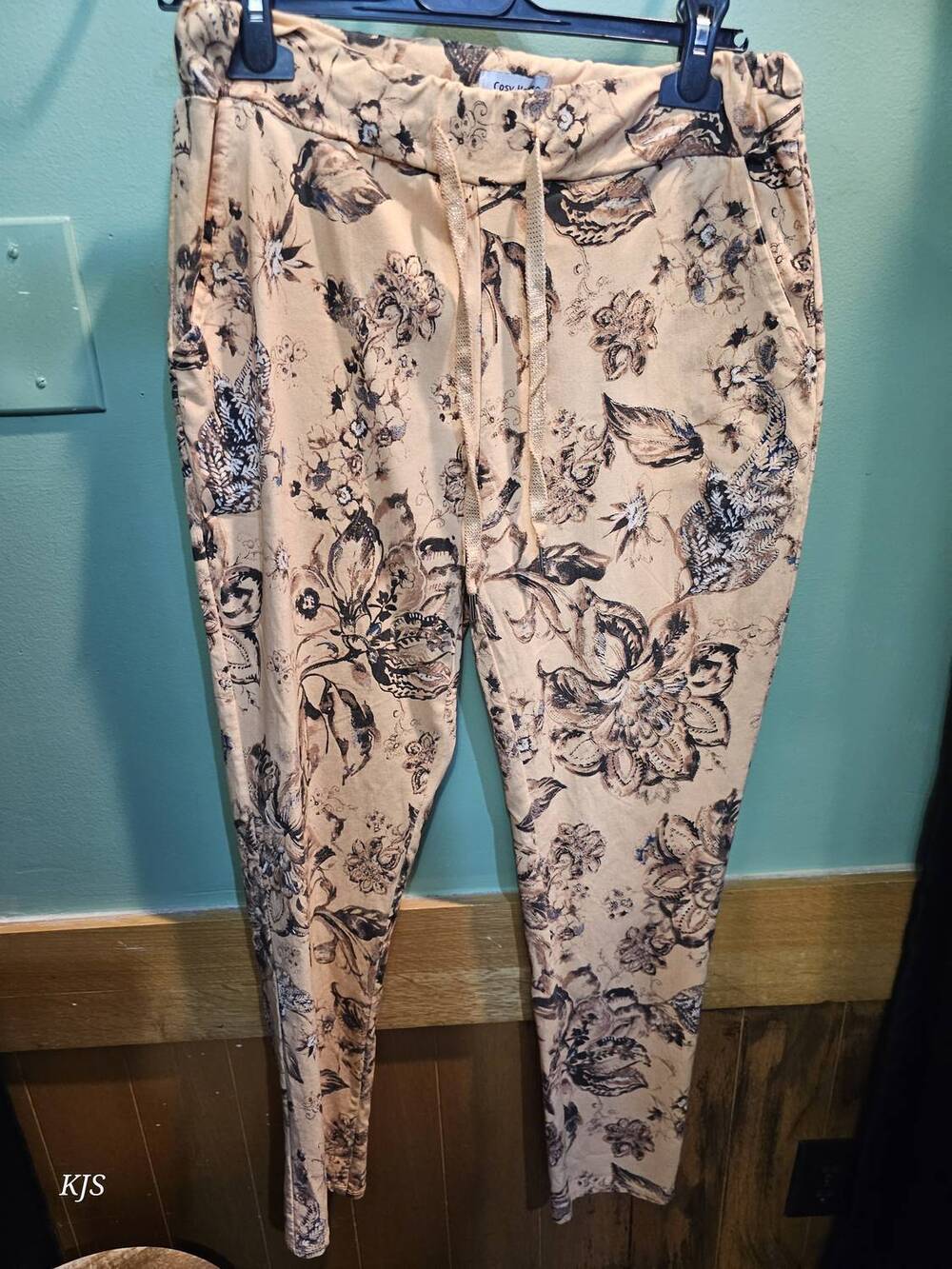 NEW MADE IN ITALY women's printed italian crinkle joggers in orange floral
